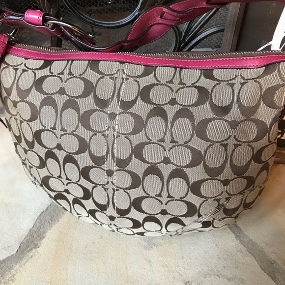Coach Signature Shoulder Bag Purse - Picture 4 of 8